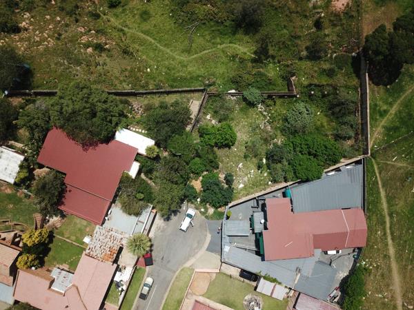 785 m² Land