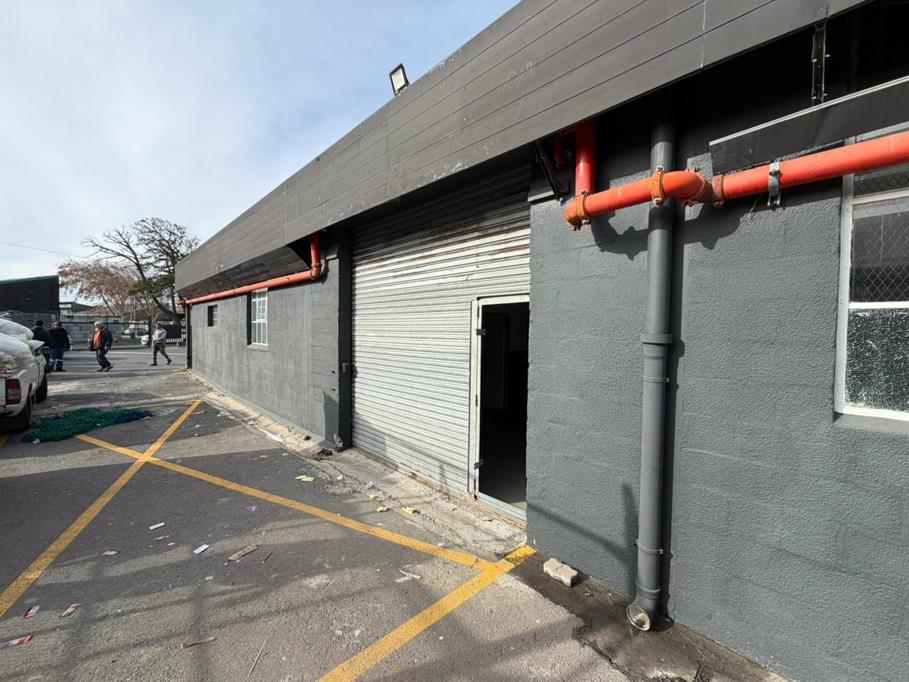 1 061 m² Industrial space