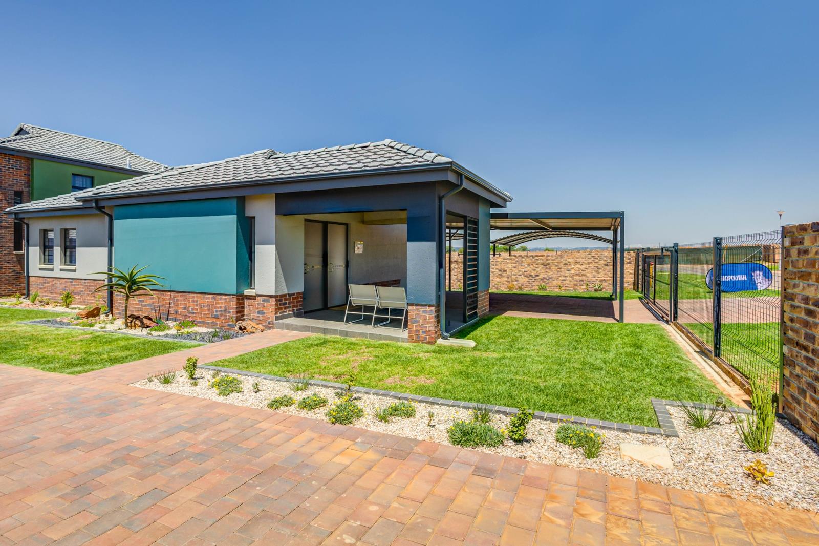 3 Bedroom House in Olivedale