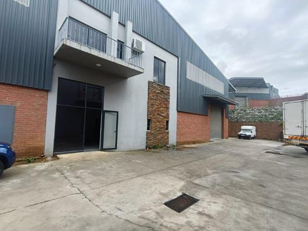 811 m² Industrial space