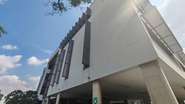 695 m² Office Space