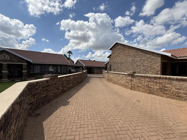 18 Bedroom Townhouse