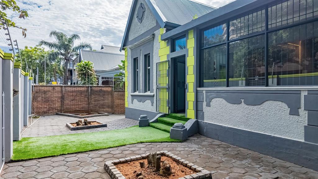 250 m² Commercial space