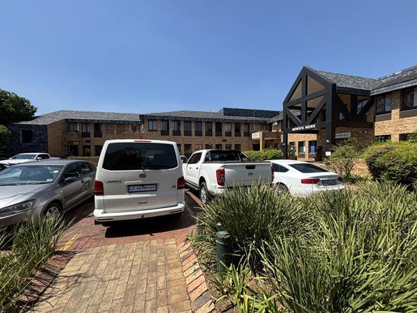 215 m² Office Space