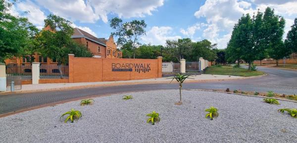 843 m² Office Space