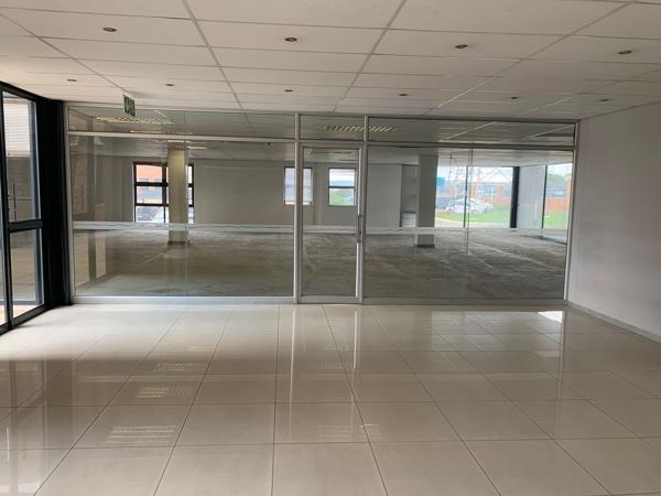 472 m² Office Space