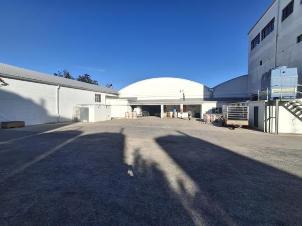 1 400 m² Industrial space
