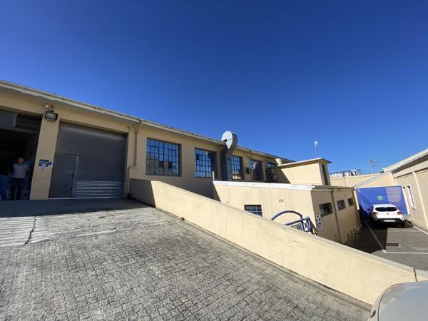 560 m² Industrial space