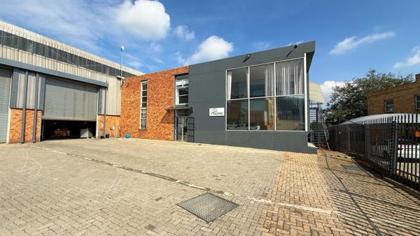 1 030 m² Industrial space