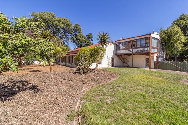 6 Bedroom House