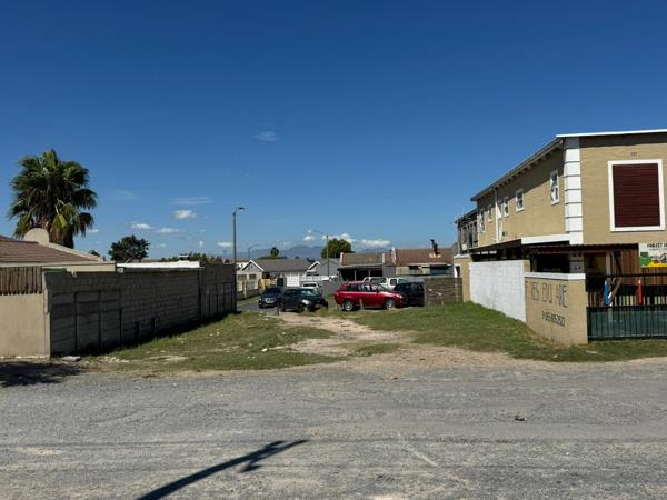 263 m² Land
