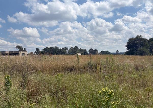 1 977 m² Land