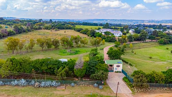 9 400 m² Land
