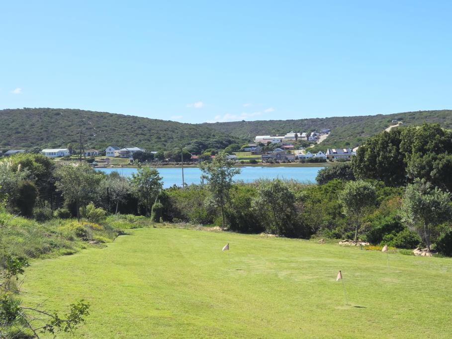 1 185 m² Land