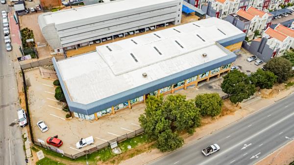 2 200 m² Commercial space