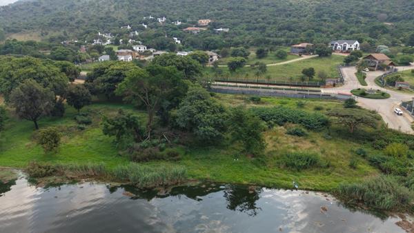 1 728 m² Land