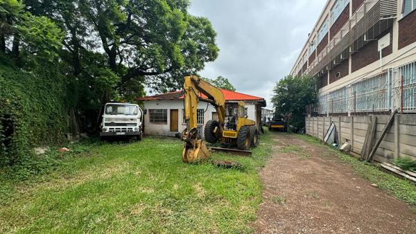 728 m² Industrial space