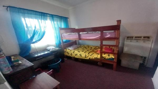 6 Bedroom House