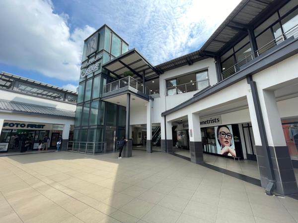1 296 m² Commercial space