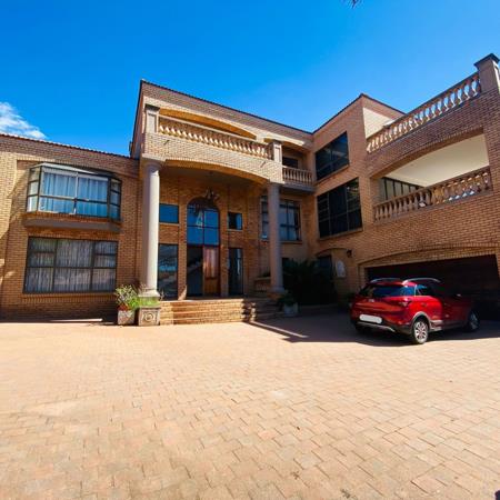 8 Bedroom House
