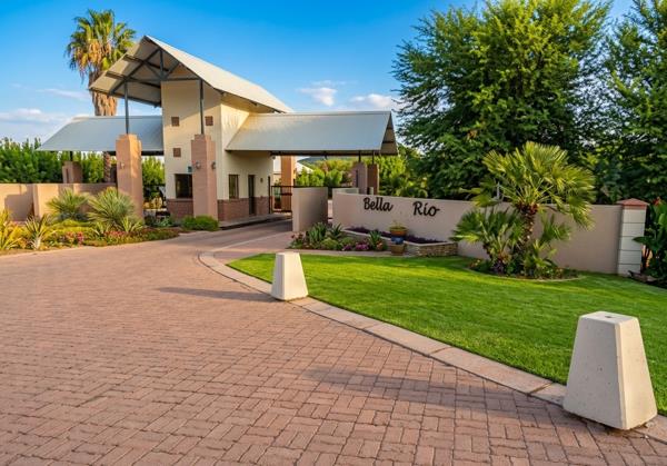 932 m² Land