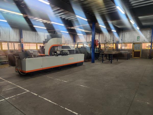 3 700 m² Industrial space