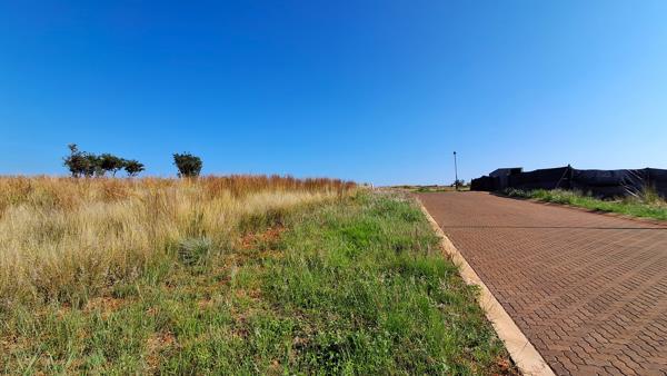 1 017 m² Land
