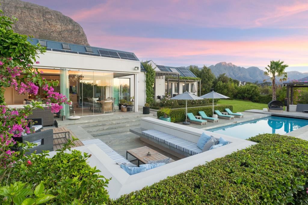 5 Bedroom House