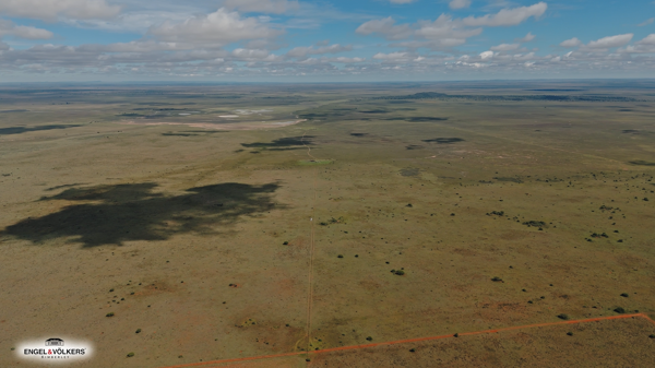 1 028 ha Farm with House