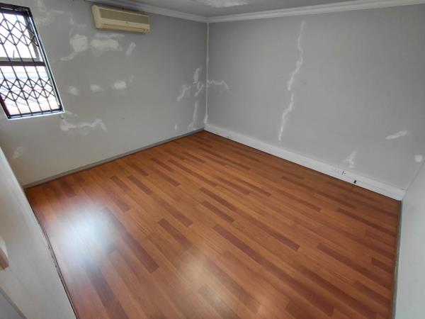 102 m² Commercial space