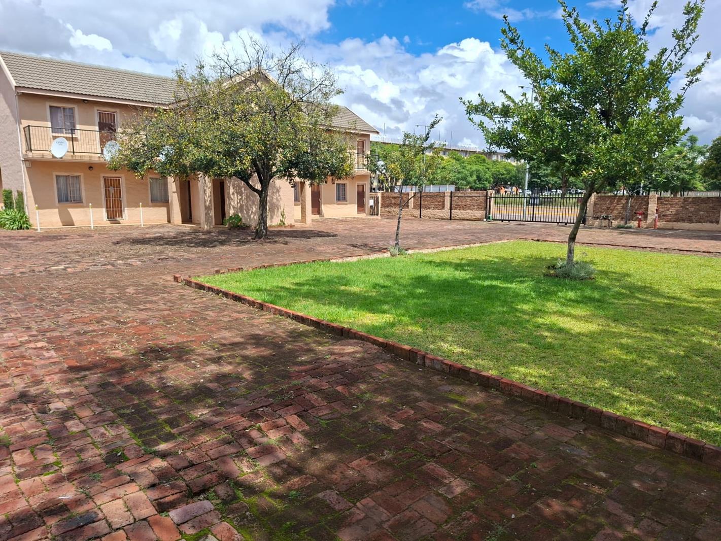 1 Bedroom Apartment in Eloffsdal