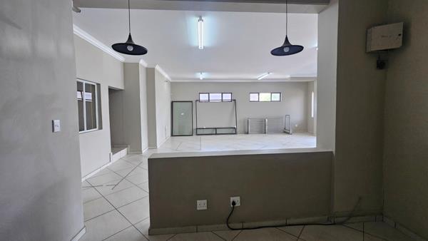 300 m² Commercial space