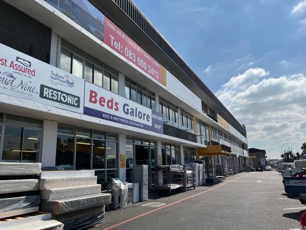 142 m² Commercial space