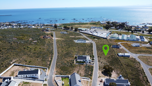 875 m² Land
