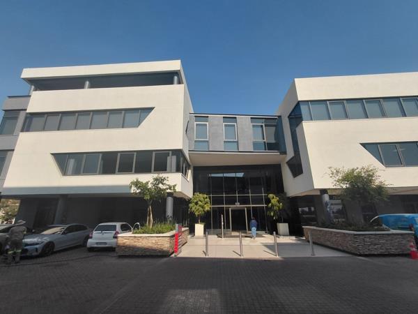 899 m² Commercial space
