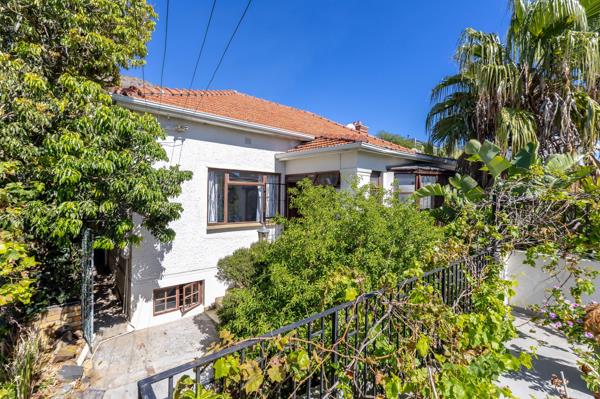 6 Bedroom House