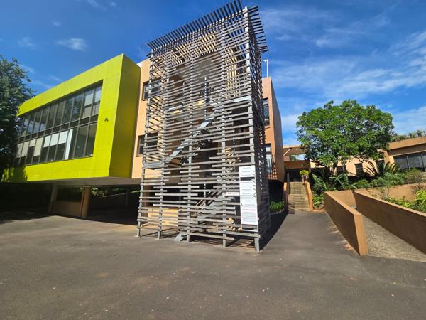 1 600 m² Commercial space