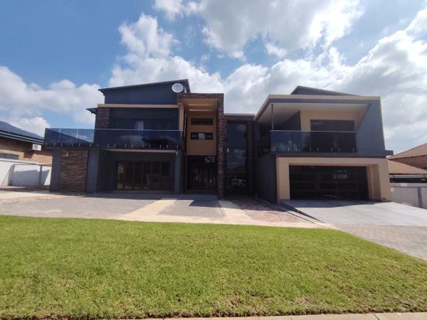 6 Bedroom House