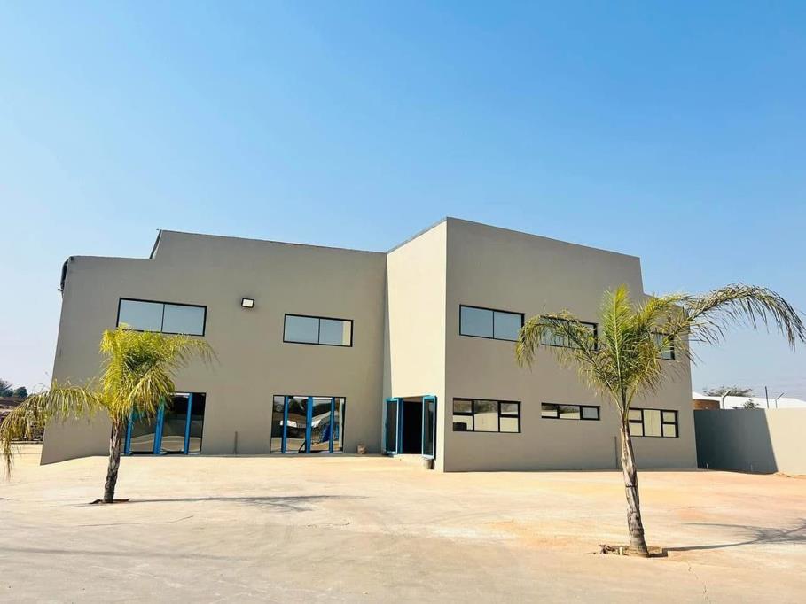 1 120 m² Commercial space