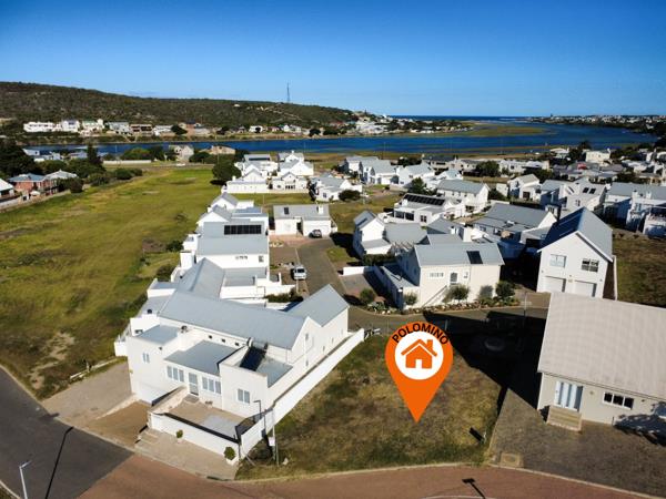 300 m² Land