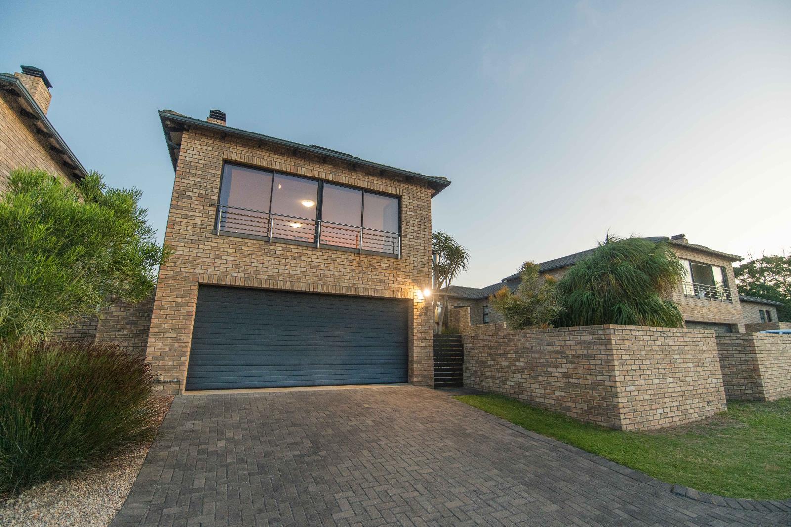 3 Bedroom Townhouse for sale in Lorraine | T5443053 | Private Property