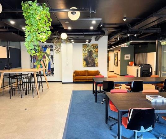 2 m² Office Space