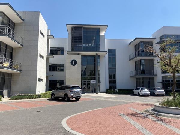 536 m² Office Space