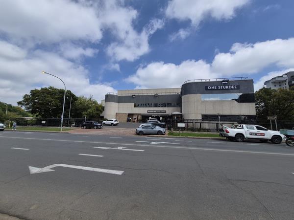 610 m² Retail Space