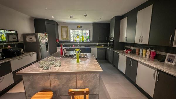 300 m² Commercial space