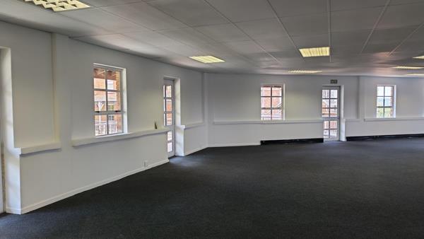 363 m² Office Space
