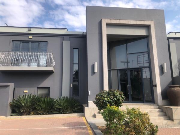 192 m² Office Space
