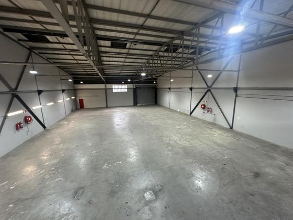 735 m² Industrial space