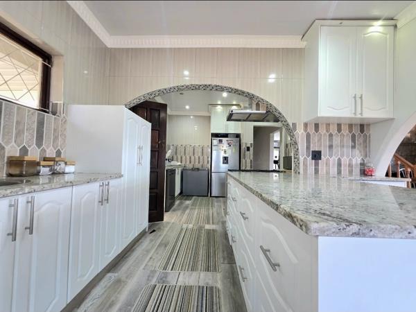 8 Bedroom House