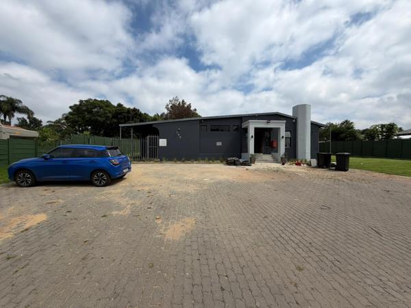 330 m² Commercial space